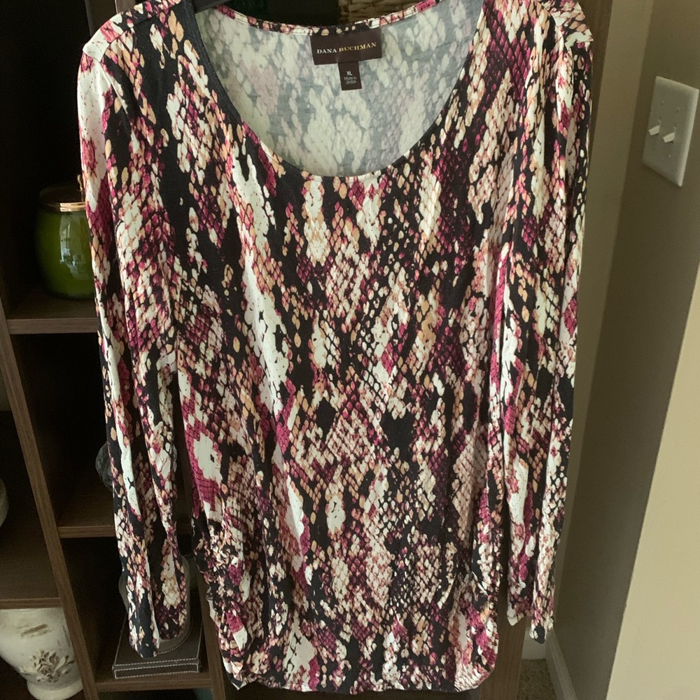 Dana Buchman long top